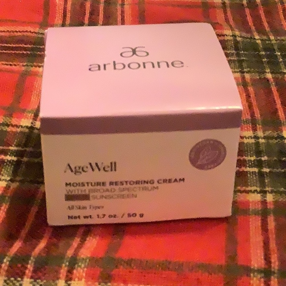ARBONNE AgeWell Moisture Restoring Cream